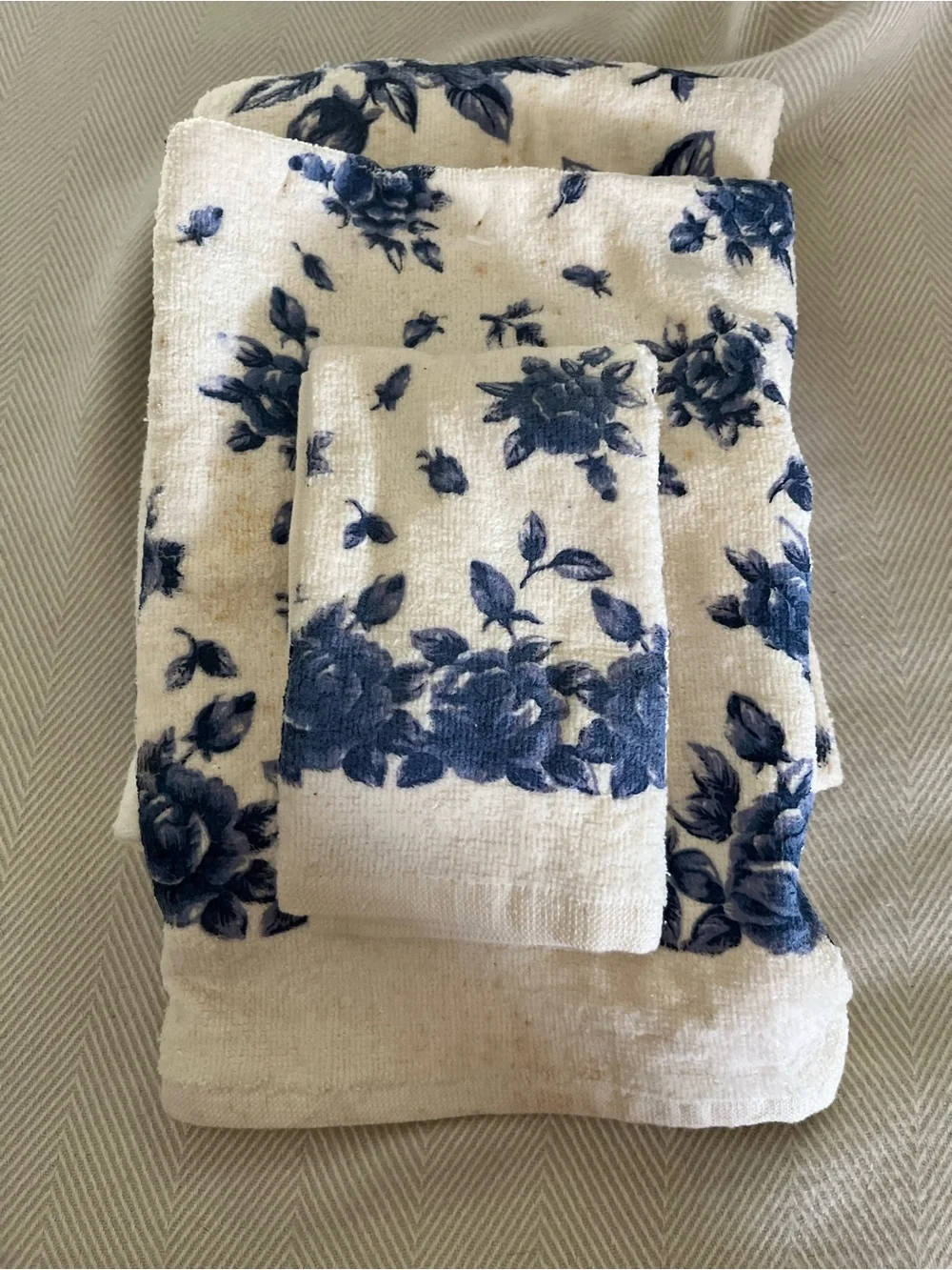 Madison Bath Towel Set 3 Pieces Blue And Cream Floral Vintage